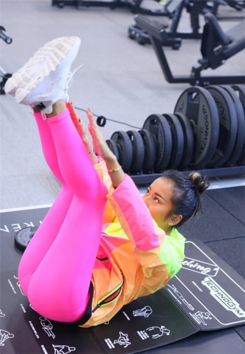 吉克隽逸 励志做黑瘦黑瘦的女艺人