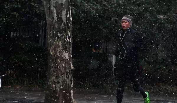 冬季还想坚持户外跑步?你知道怎么穿吗?