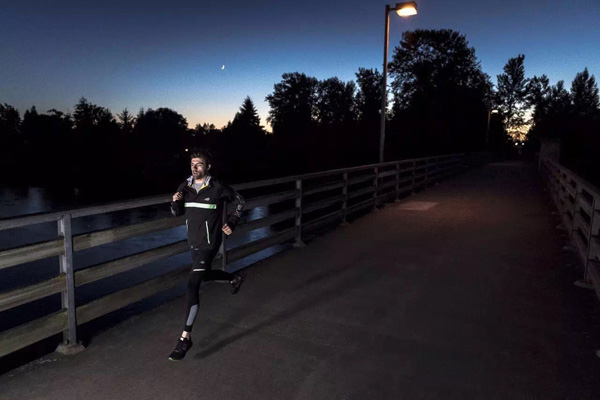 冬季还想坚持户外跑步?你知道怎么穿吗?