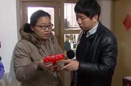 超市购买意面未拆封 包装袋内无数虫子在爬