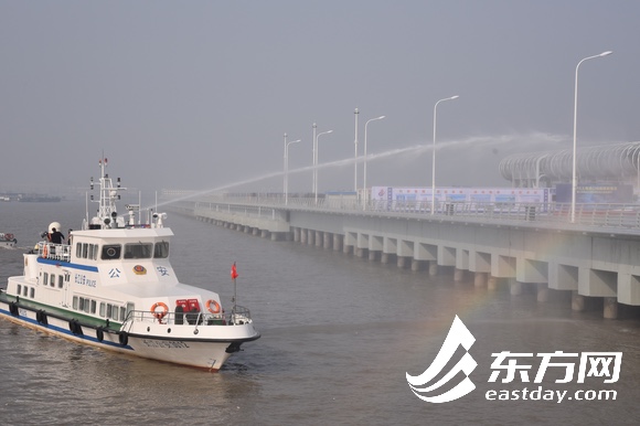 吴淞码头举行 2016年上海港口设施保安演习