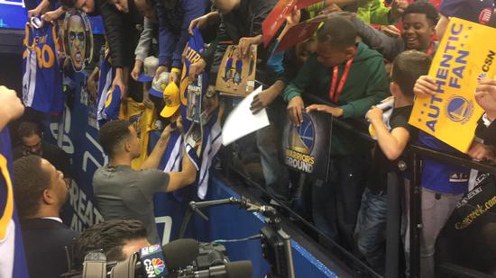 深度探秘甲骨文:库里签名这样要 球票怎么买