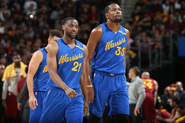 直击:输骑士让勇士不爽 杜少格林不服库里沉默