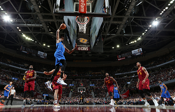 骑士VS勇士:我们还能要求更刺激的圣诞大战吗