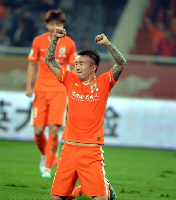 30岁王永珀转会天津权健!18年鲁能旗帜走到终