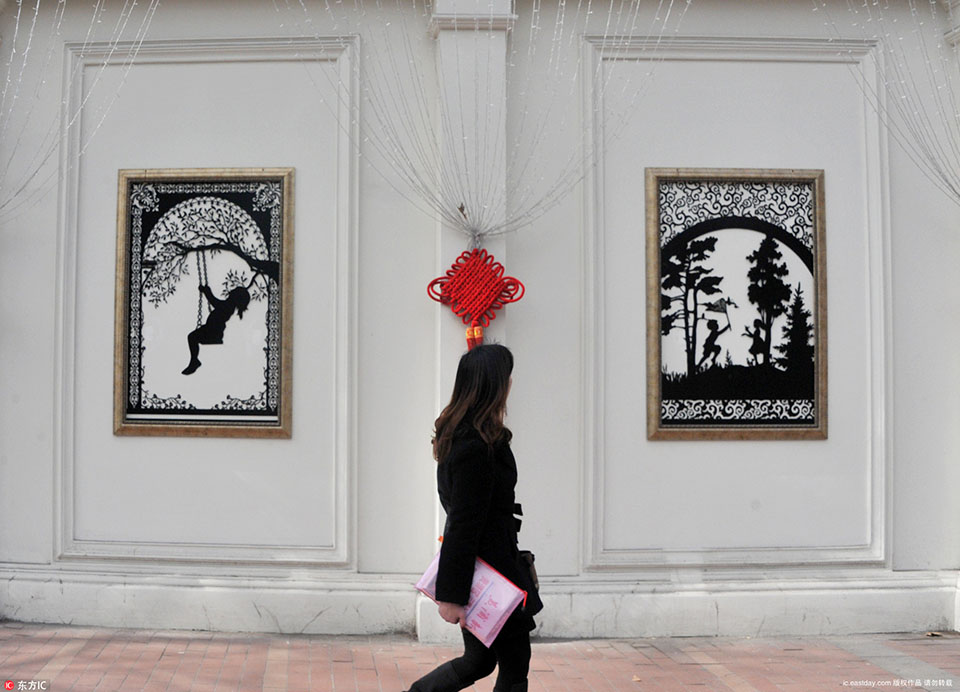 铁艺画亮相上海衡山路百米围墙 宛若露天美术