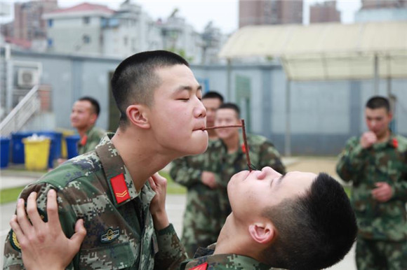 上海8所精神卫生中心与武警部队签约