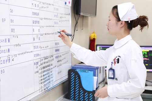 用爱心换来感动 上海蓝十字脑科医院优秀护士