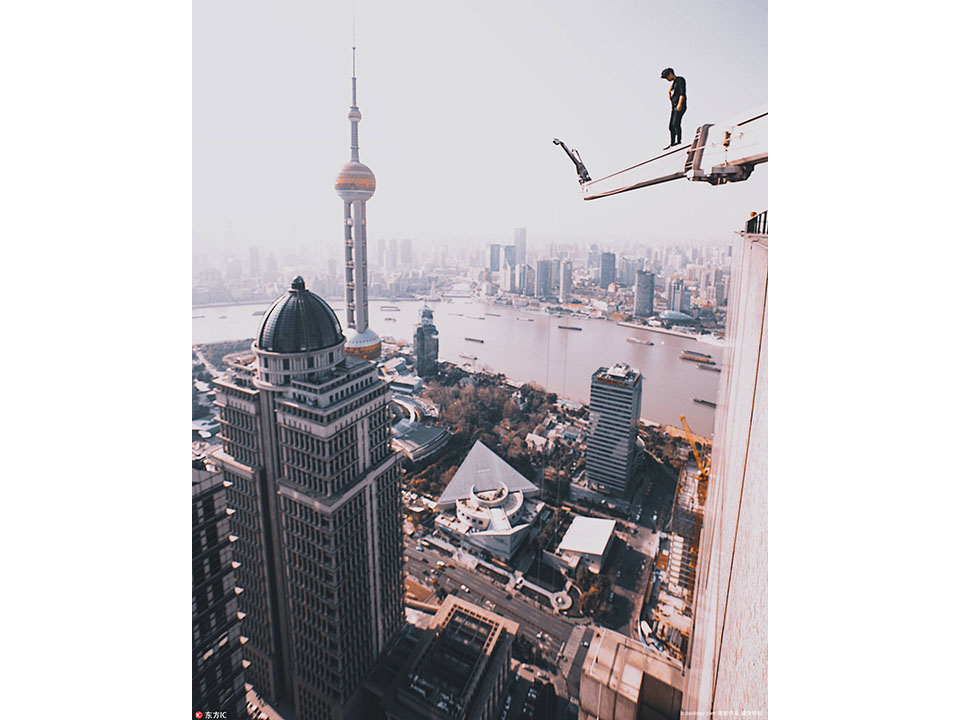 中国爬楼党:巅峰视角拍城市