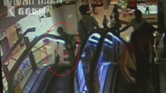 电动扶梯能把孩子的脚趾夹掉 这是真的么?