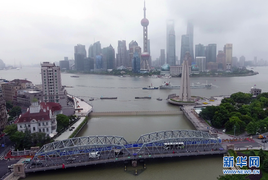 新华网新闻无人机导航直播车上海首秀 全景聚