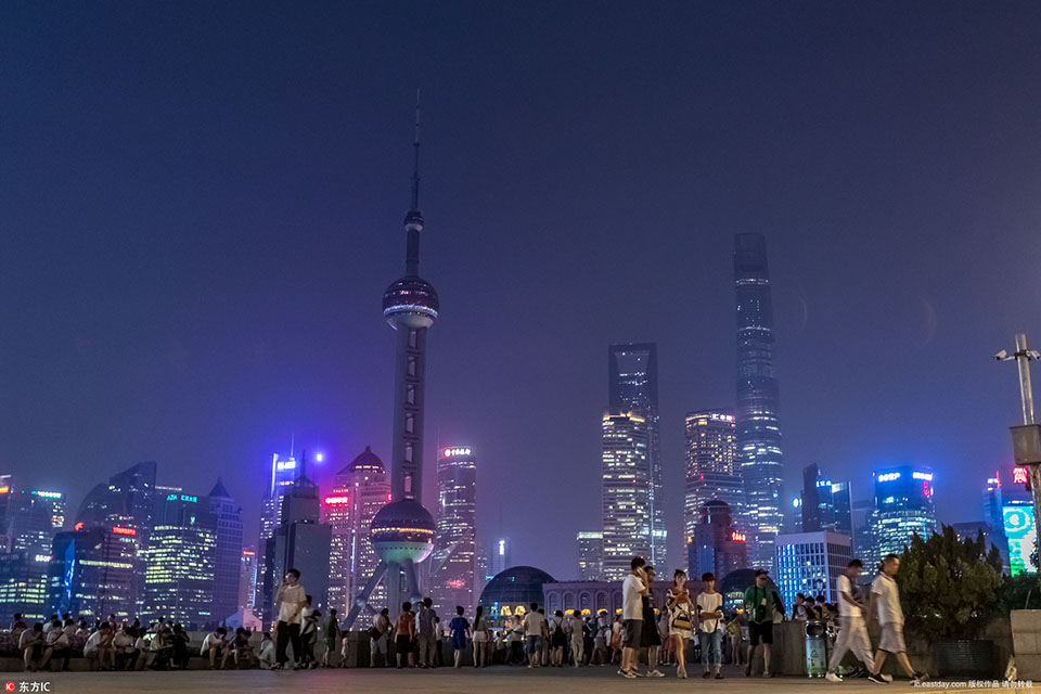 上海高温让电于民 东方明珠等景观灯关闭