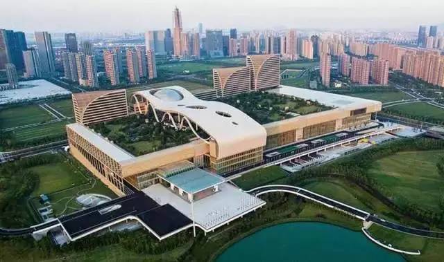 中建八局:丝绸路上铺金砖