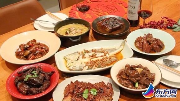 申城餐厅年夜饭客满半成品热销 外卖订单不断