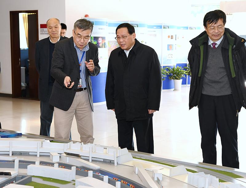 李强书记就加快上海科创中心建设赴张江调研