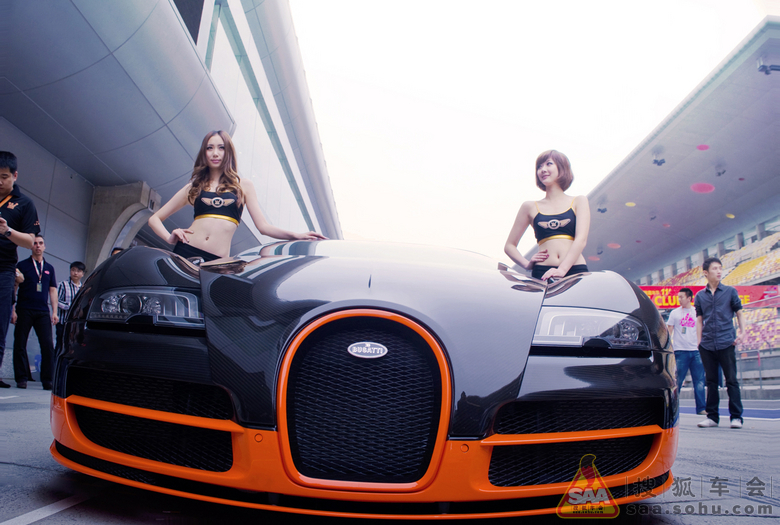 超跑嘉年华上的美女豪车