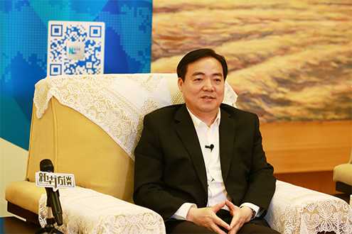 上海市奉贤区委书记            "寒山转苍翠,秋水日潺湲.