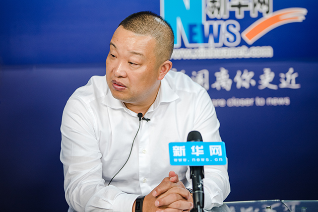 如果上海是一座大厦，那么我们就是一块砖。