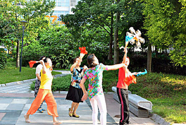 7月份以来券商月均佣金收入210亿 比上半年降