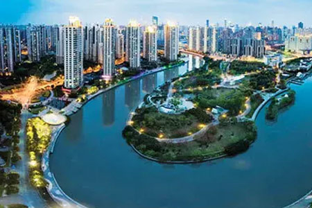  女子将男友毁容  受审:当庭互指对方是主谋-新华